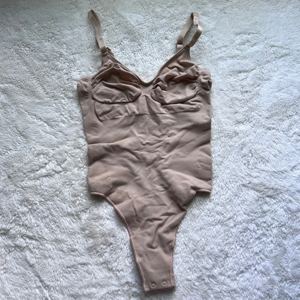 SKIMS Low Back Thong Bodysuit‎ Clay SH-LBT-0262 Womens S/M Shapewear Underwear